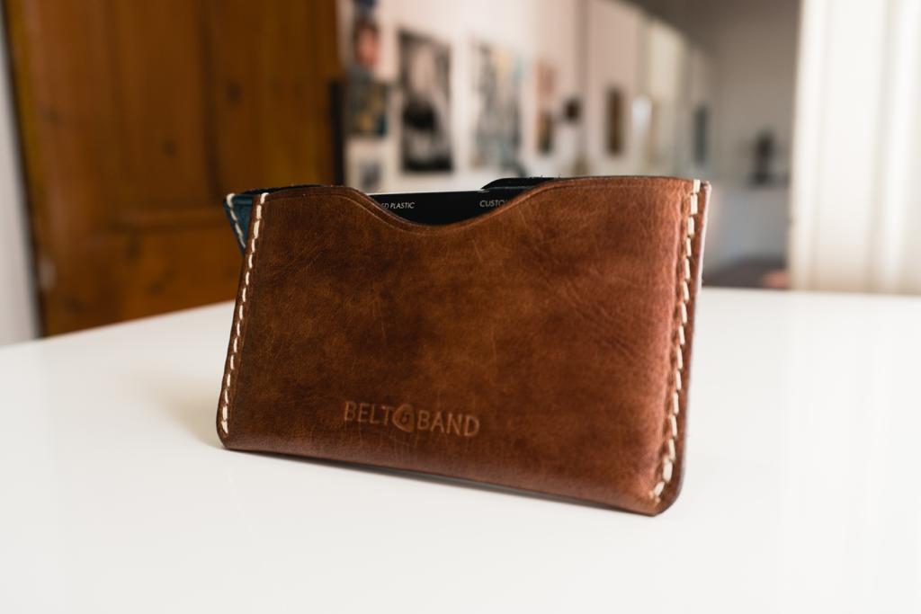 Minimalistic leather wallet/card holder